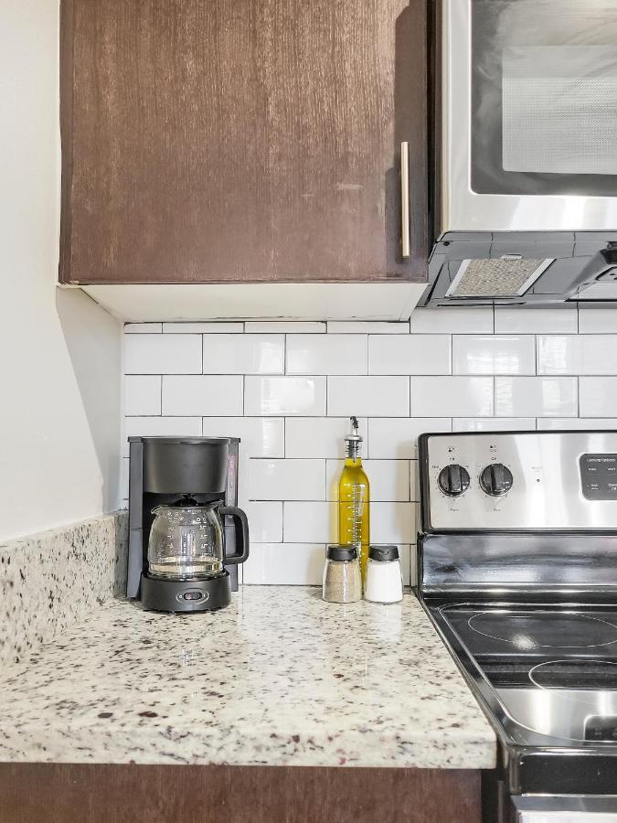 Getaway Apartment Near Beaches And Airport Tampa Eksteriør billede